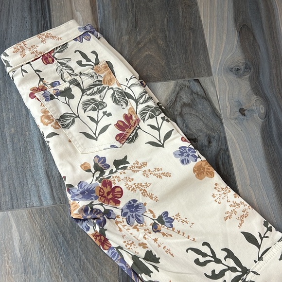 We The free high-rise stretch, flare, floral pants - Picture 4 of 5